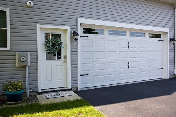 24/7 Emergency Garage Door Panel Replacement experts in Romney, WV